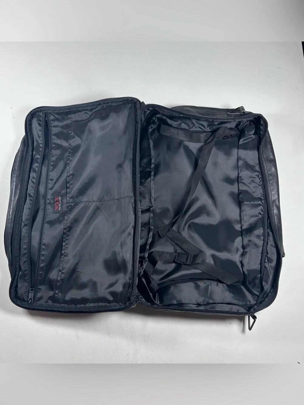 Tumi 978D3 Nappa Leather Expandable Carry On Duffle Weekender Bag 21